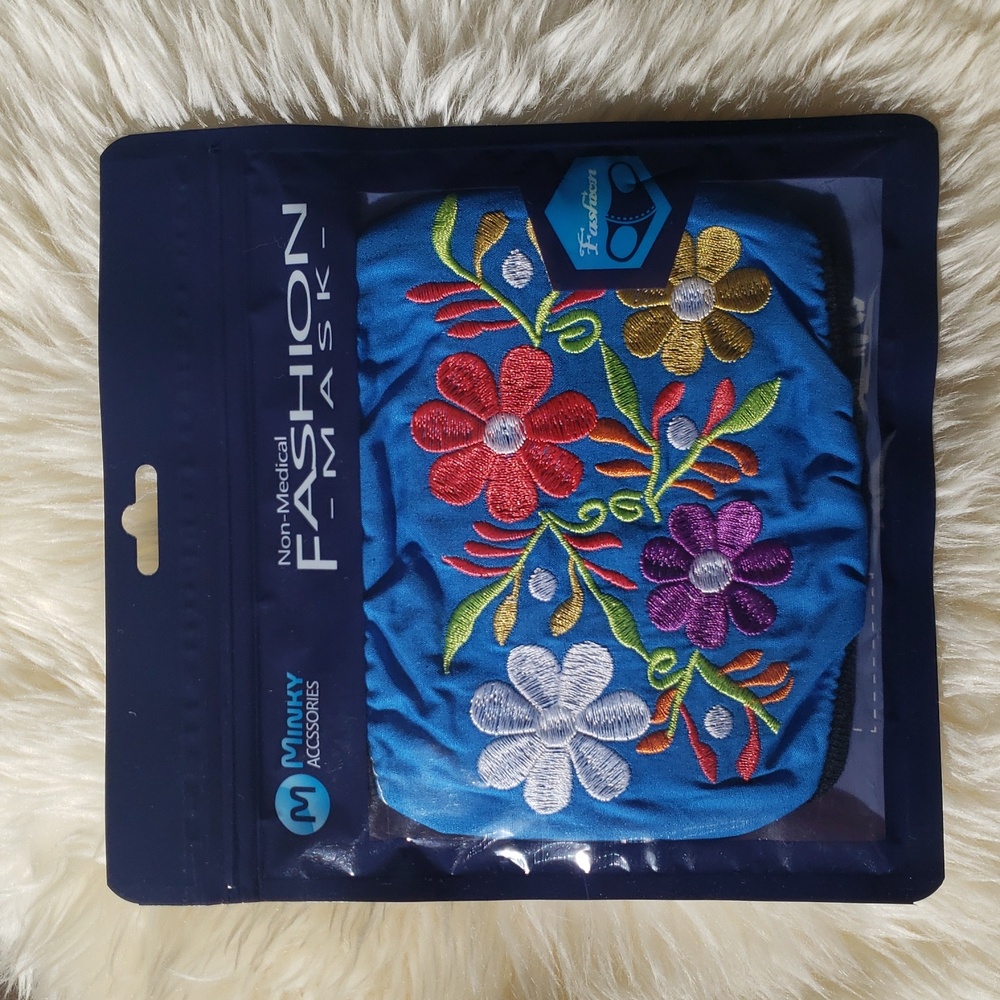 Minky Accessories Fashion Mask NWT - Picture 3 of 3